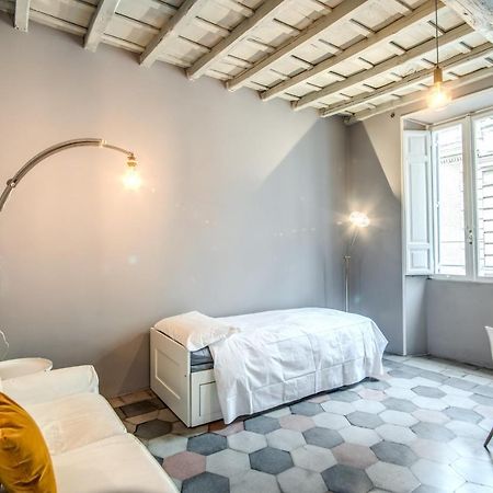 Stylish And Spacious Apartment Next To The Colosseum 罗马 外观 照片